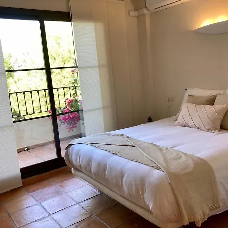 Cozy Townhouse With Garden In Finestrat