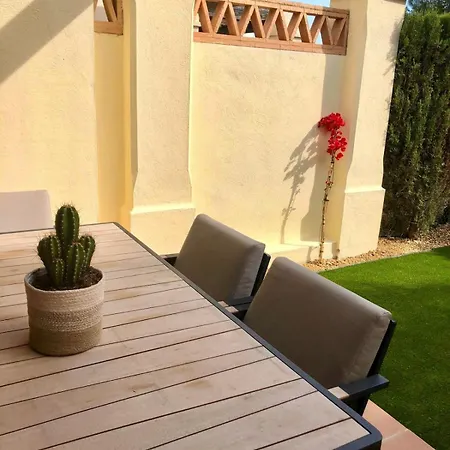 Apartment Cozy Townhouse With Garden In
